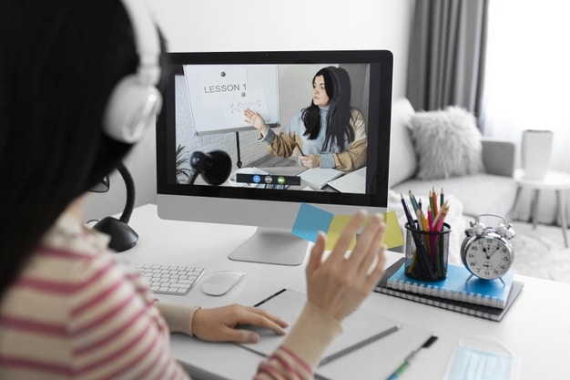 15 cursos al gratín y virtuales para usted Entre ellas encontramos la programación digital, el mercadeo y otras habilidades de este corte. Si no quiere quedarse atrás en esta nueva dinámica, en Q’HUBO le mostramos una página web de la de Universidad Tecnológica de Buenos Aires  (Argentina), en la cual ofrecen 15 cursos virtuales de acceso gratuito para aprender este tipo de técnicos que, de seguro, le serán bastante útiles.