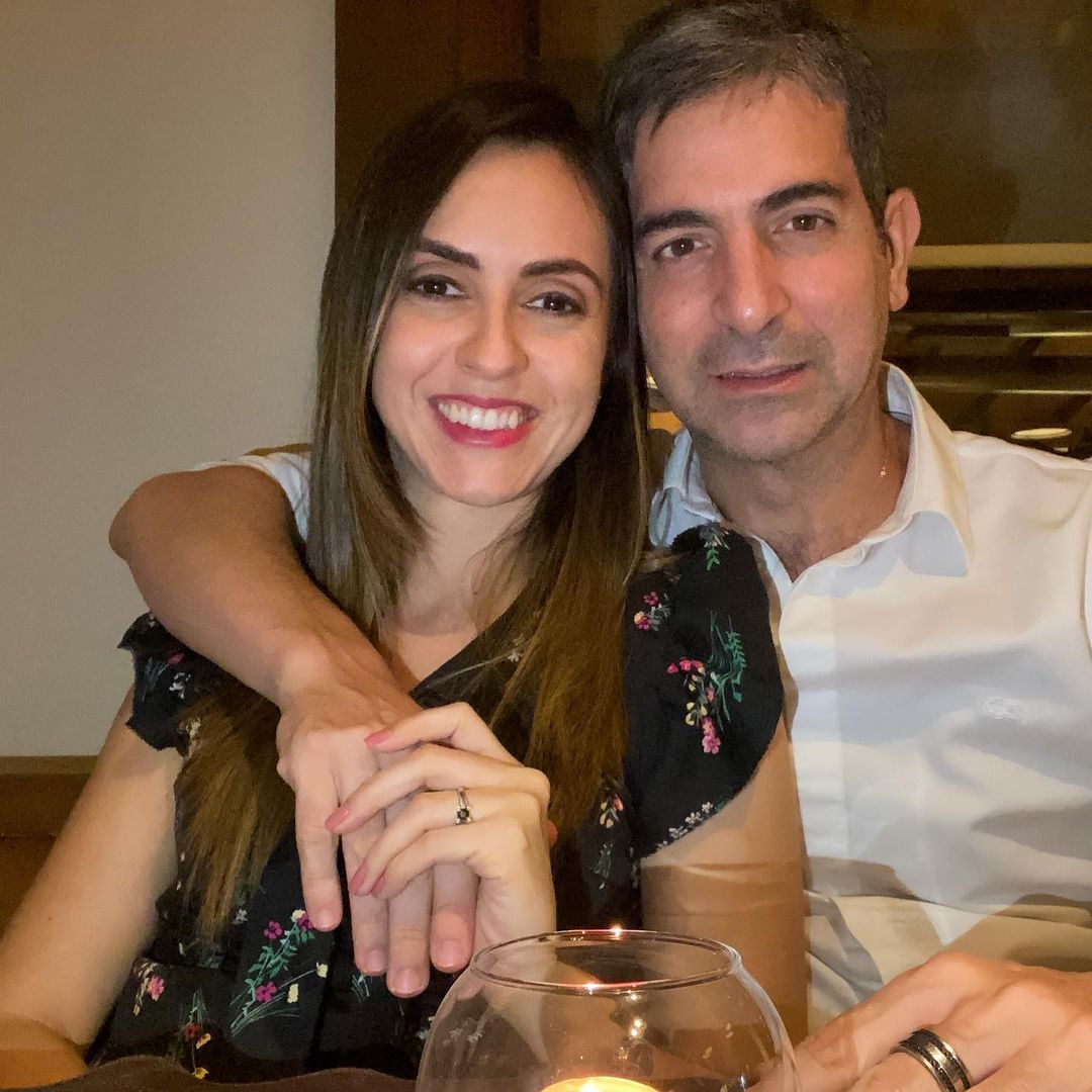 La historia de amor del fiscal paraguayo y su esposa periodista La hermosa historia de amor entre el fiscal Marcelo Pecci y la periodista Claudia Aguilera empezó hace poco, pero el destino y unos desalmados impidieron que se siguiera desarrollando la mañana de este martes, cuando asesinaron en plena luna de miel al funcionario público.