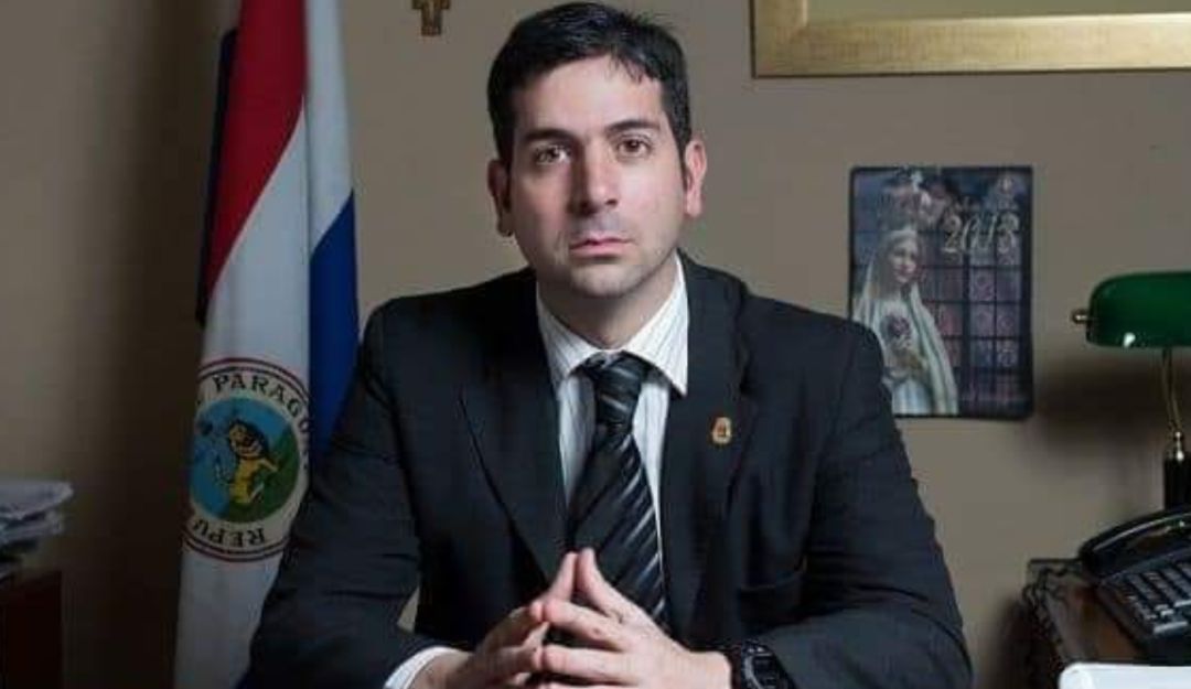 Aplazan audiencia en contra del presunto cerebro del homicidio del fiscal Pecci 1 Aplazan audiencia en contra del presunto cerebro del homicidio del fiscal Pecci La audiencia preparatoria del proceso contra Francisco Luis Correa Galeano, presunto responsable del asesinato del fiscal paraguayo, Marcelo Pecci el pasado 10 de mayo en la ciudad de Cartagena, prevista para comenzar este lunes fue aplazada para el 24 de noviembre próximo.