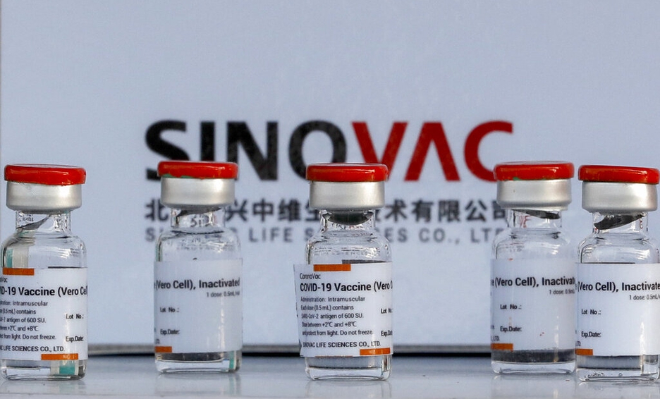 Sinovac iniciará la construcción de una planta de producción de vacunas en Bogotá 10 Sinovac iniciará la construcción de una planta de producción de vacunas en Bogotá La empresa biofarmacéutica china Sinovac Biotech Ltd. (SINOVAC) iniciará la construcción de una planta de producción de vacunas en Bogotá. Así lo anunció Weining Meng, vicepresidente de Sinovac Biotech (Hong Kong) Ltd., quien explicó que el proyecto se dividirá en tres subproyectos de construcción. La primera de estas etapas estará centrada en el llenado y el envasado, y se iniciará en 2023.