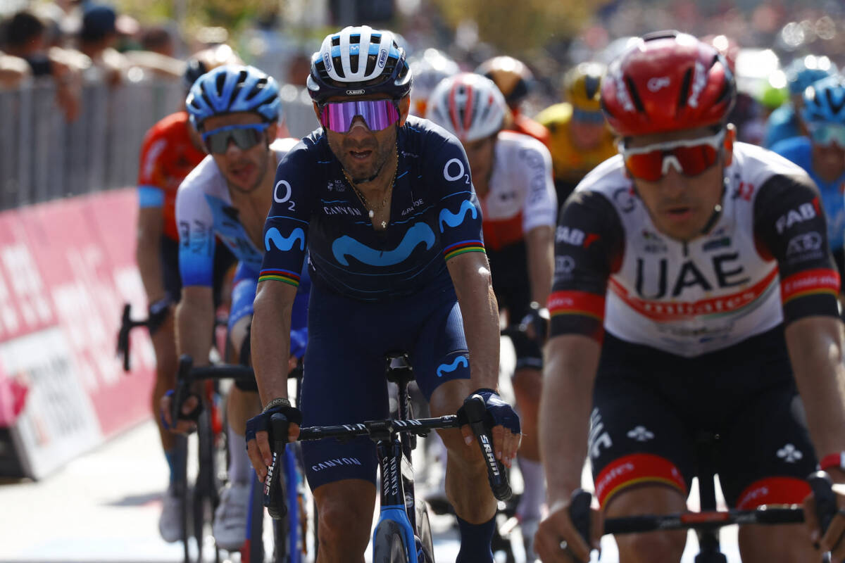 Así le fue a los colombianos en la 7 etapa del Giro de Italia 2 Así le fue a los colombianos en la 7 etapa del Giro de Italia Con una difícil jornada para las colombianos en la la 7 etapa del Giro de Italia, el neerlandés Koen Bouwman del equipo Jumbo, conquistó una nueva jornada en una de las competencias del ciclismo más importantes en el mundo.