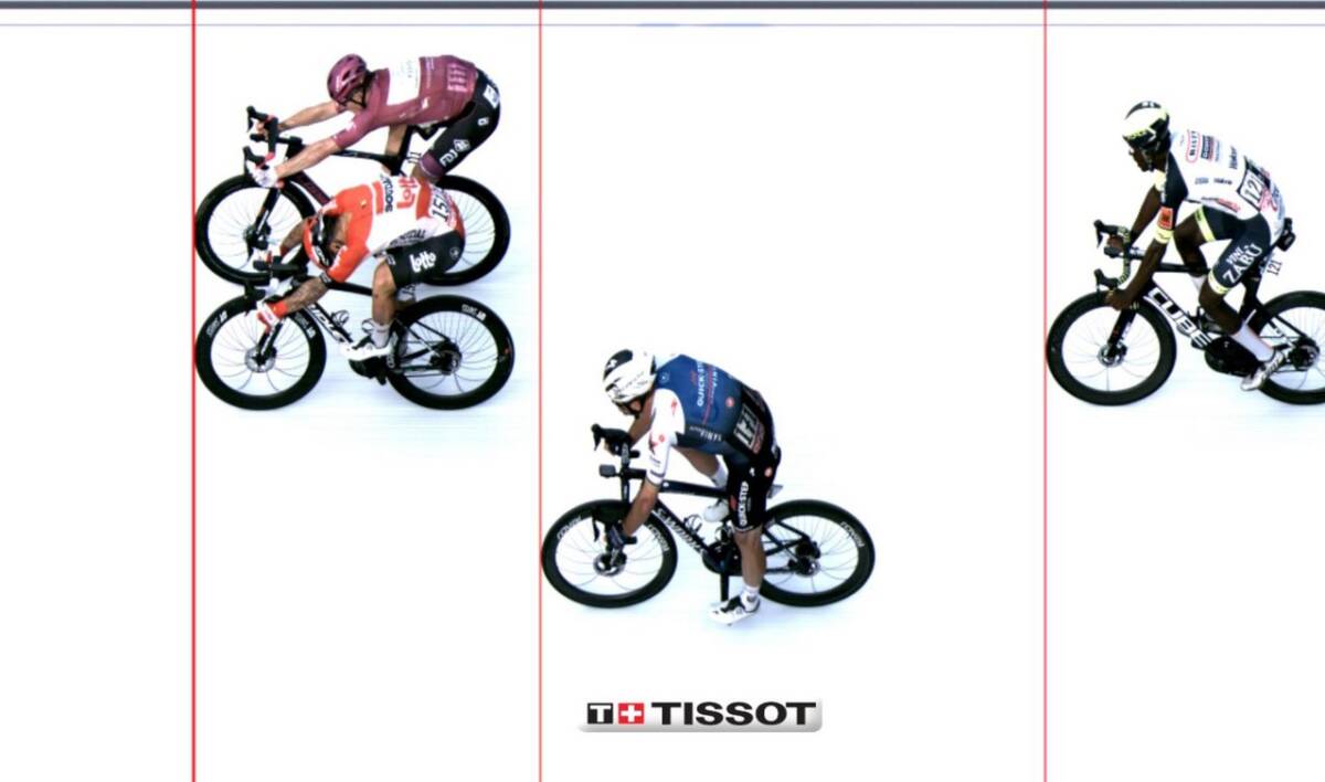 Cómo le fue a Fernando Gaviria en la sexta etapa del Giro de Italia 1 Cómo le fue a Fernando Gaviria en la sexta etapa del Giro de Italia Con una emocionante carrera que terminó con foto finish, el ciclista francés, Arnaud Démare, se llevó la victoria de la 6 etapa del Giro de Italia por unos milímetros. Aunque todos estaban a la espera de un ataque de Fernando Gaviria, el antioqueño desistió de la etapa en los últimos tramos de la competencia.