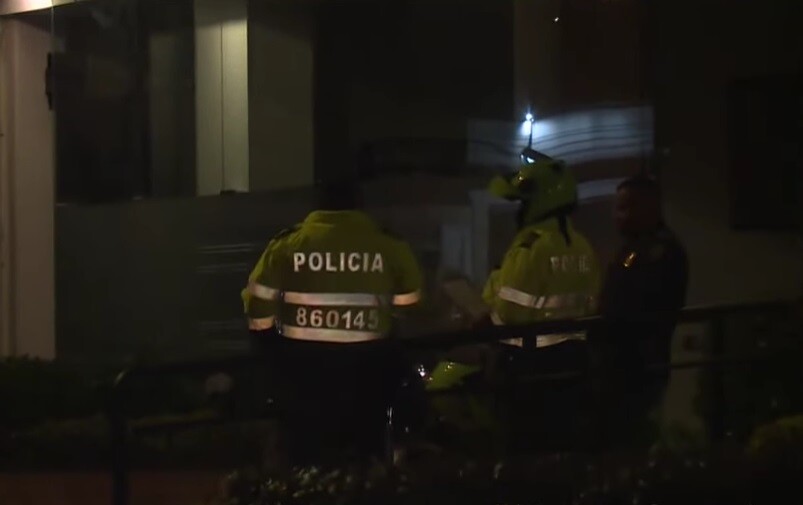 Encuentran muerto a hermano de concejal en Chapinero 1 Encuentran muerto a hermano de concejal en Chapinero La Policía de Bogotá dio a conocer este viernes 13 de mayo que encontraron al hermano del concejal Humberto Amín, quien llevaba desaparecido un día, muerto en su apartamento en la localidad de Chapinero.