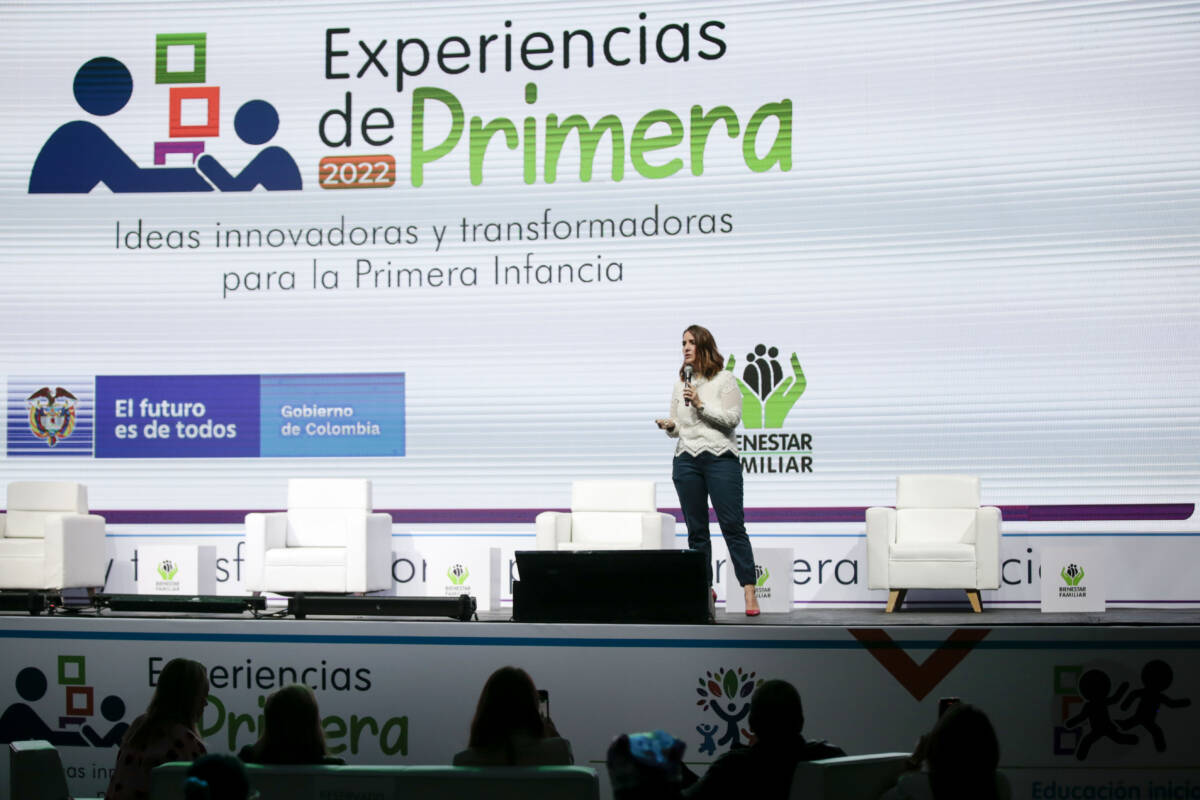 $17,2 billones invertidos para la primera infancia Un mes después del inicio de la pandemia, en 2020, uno de los primeros resultados que reportó la recién posesionada directora del Instituto Colombiano de Bienestar Familiar (Icbf), Lina María Arbeláez Arbélaez, fue la entrega de 1.689.000 canastas nutricionales para familias vulnerables.