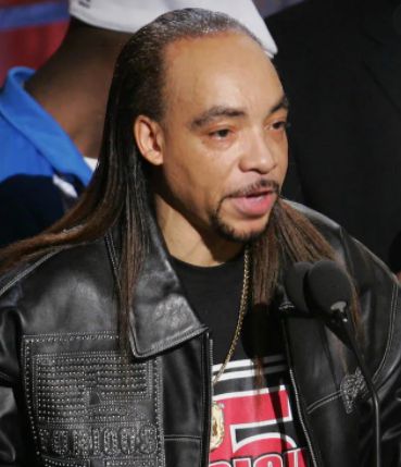 16 años de cárcel para rapero que mató a un habitante de calle 1 16 años de cárcel para rapero que mató a un habitante de calle El rapero Kidd Creole, este miércoles 4 de mayo fue condenado a 16 años de cárcel luego de que en pleno centro de New York asesinara a sangre fría a puñaladas a un habitante de calle.