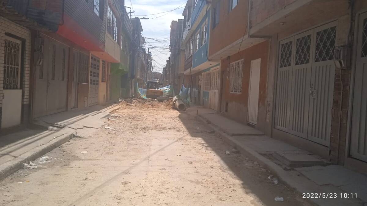 De un disparo mataron a prestamista en Kennedy En una pequeña y estrecha cuadra del barrio María Paz, en Kennedy, un ciudadano de unos 30 años se encontraba departiendo con su familia dentro de una vivienda del sector, en horas de la tarde de este domingo. El muchacho tuvo, al parecer, una fuerte pelea con un extraño sujeto y en medio del altercado, el joven salió pitado de la casa muy molesto.