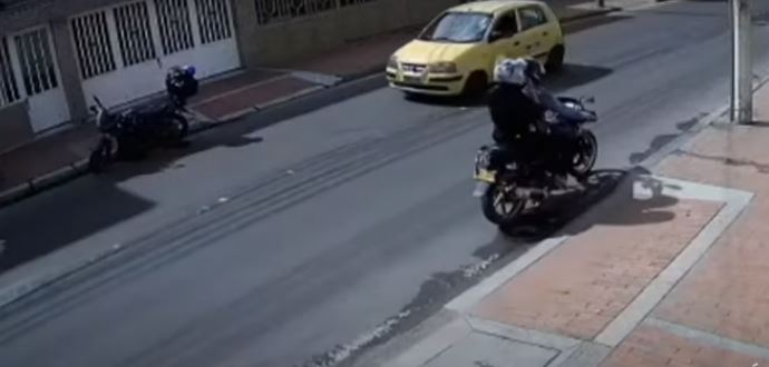 Aprovecharon la inocencia de un niño y se entraron a robar a su casa 1 Aprovecharon la inocencia de un niño y se entraron a robar a su casa Recientemente se conoció la denuncia de una familia sobre unos delincuentes que se aprovecharon de la inocencia de un niño para robar varios objetos de valor de una vivienda en el sur de la ciudad.