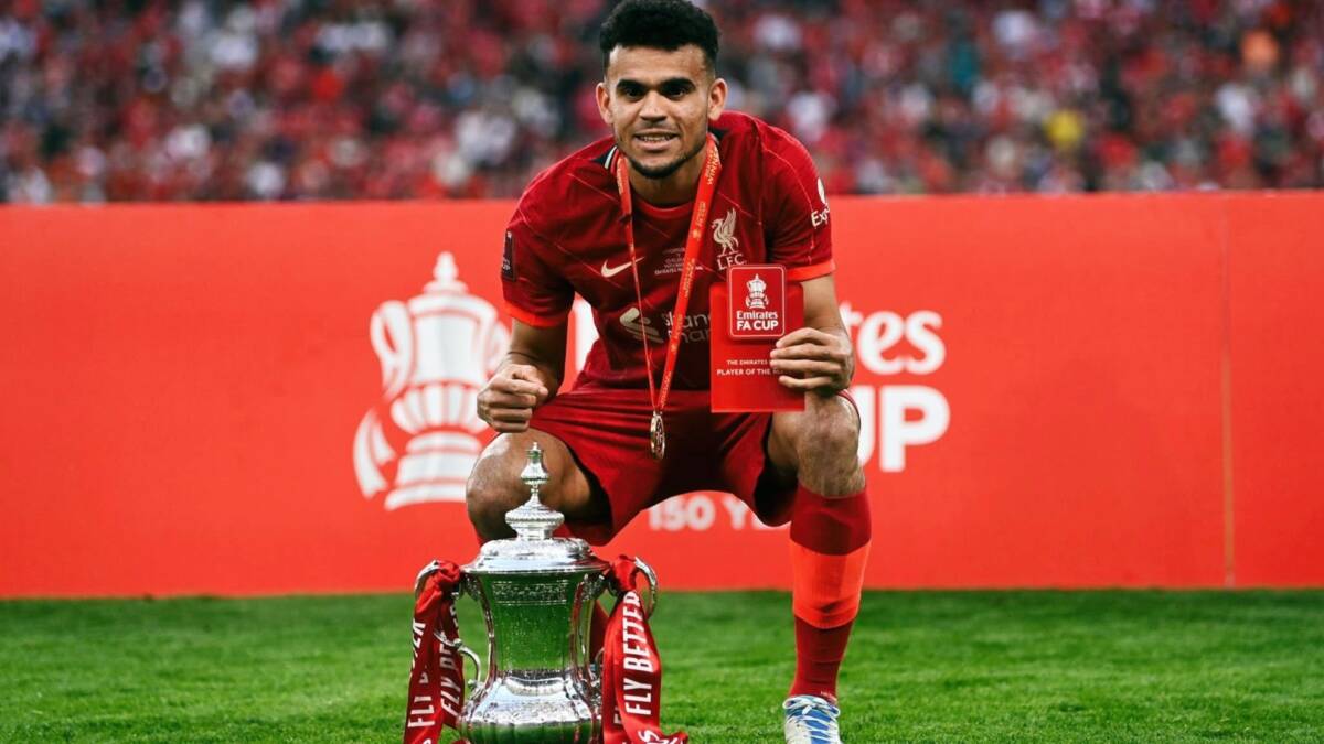 Pille cómo puede ganarse la camiseta del Liverpool de Luis Díaz Luis Díaz ha brillado con luz propia en el Liverpool. Basta con ver cómo anota goles y ayuda a sus compañeros en cada juego para entender porqué el guajiro se ganó el corazón de la hinchada de 'Los Reds'.