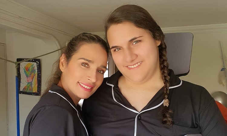 Culpan a 'La Negra Candela' de destruir la carrera de Luly Bossa 1 Culpan a 'La Negra Candela' de destruir la carrera de Luly Bossa En redes sociales señalan a 'La Negra Candela' como la responsable de la crisis que atraviesa Luly Bossa.