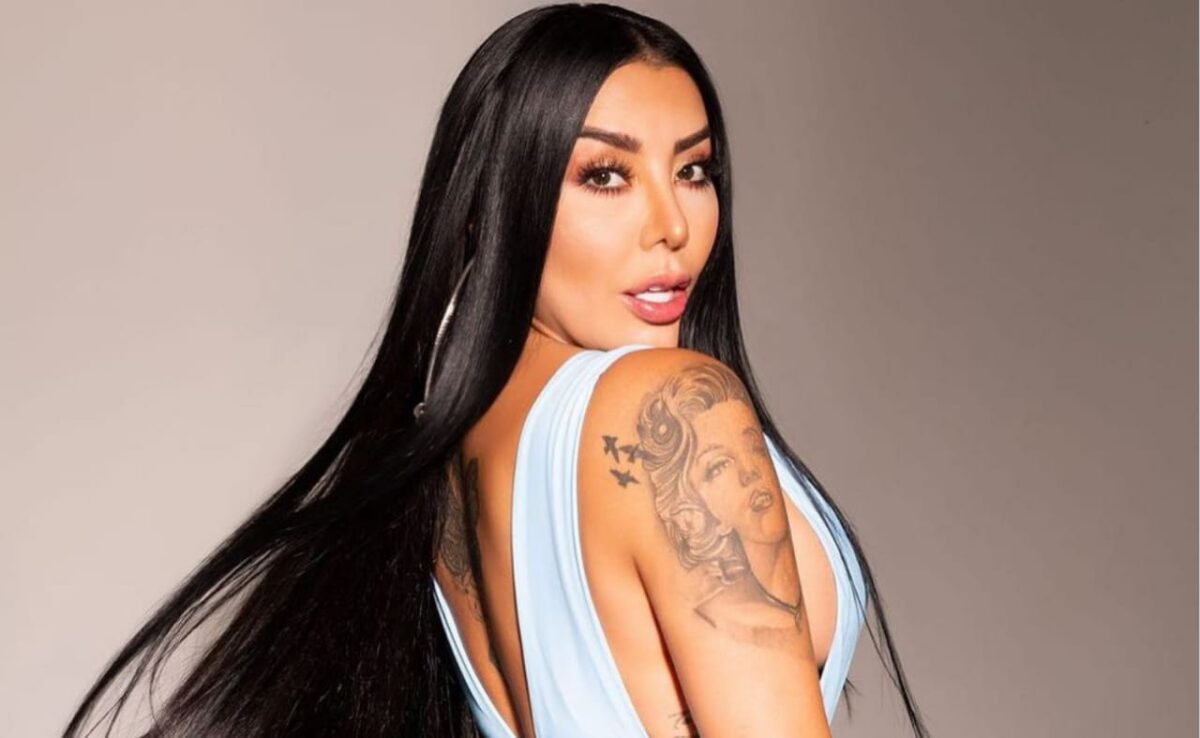 La tremenda 'nave' que se regaló Marcela Reyes La polémica Dj de guaracha, Marcela Reyes, llegó a sus 32 años luciendo espectacular y sintiéndose más joven que nunca. O eso les dijo a sus seguidores, a quienes les compartió el minuto a minuto de su celebración de cumpleaños, llevada a cabo la noche de este lunes.