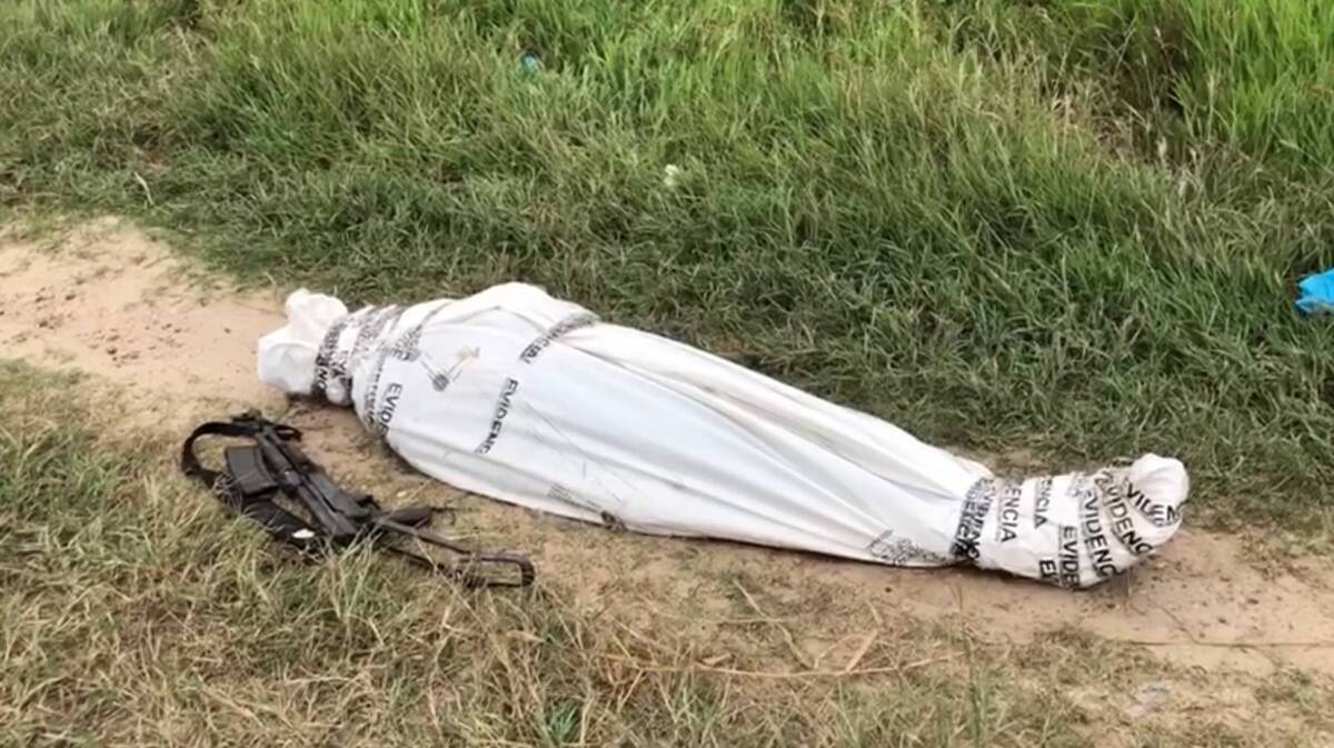 EN FOTOS: Policía revela las primeras fotos del cuerpo de 'Matamba' 2 EN FOTOS: Policía revela las primeras fotos del cuerpo de 'Matamba' A raíz de la muerte de Juan Castro Estupiñan, alias 'Matamba', surgieron una serie de rumores respecto a su muerte, por lo que la Policía Nacional compartió las primeras fotografías del cuerpo embolsado de este sanguinario delincuente.