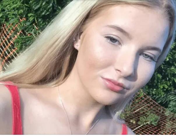 Joven de 16 años falleció luego inhalar desodorante para calmar su ansiedad 1 Joven de 16 años falleció luego inhalar desodorante para calmar su ansiedad Un trágico caso sucedió en Nueva Gales del Sur, Australia, cuando una joven de tan solo 16 años de edad murió tras inhalar un desodorante para poder calmar su ansiedad.