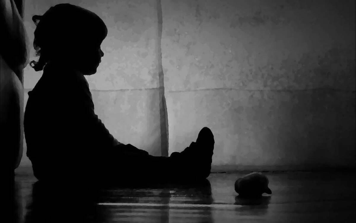 A la cárcel mujer que abusaba sexualmente de sus hijas Una mujer identificada como Ana Teresa Martínez Polo, fue condenada a 32 años de cárcel por abusar sexualmente de sus dos hijas de 10 y 11 años.