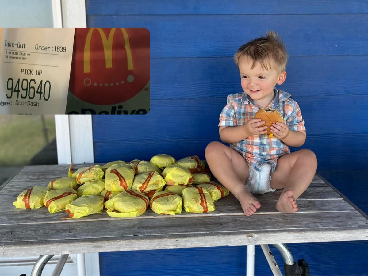 31 hamburguesas pide niño con celular de su mamá A veces los padres de familia les dejan a sus hijos el celular para que jueguen, pero hay casos como el de Kelsey Golden, una estadounidense que recibió en su casa a un domiciliario con el pedido de 31 hamburguesas con queso. Aunque ella aseguraba que se trataba de un error, al revisar su celular se dio cuenta que su hijo, de tan solo 2 años, había hecho el pedido y, para rematar, le dejó una generosa propina al empleado de la cadena.