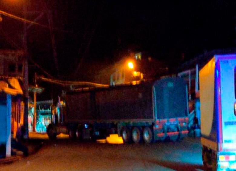 Alerta por el paro armado del Clan del Golfo 1 Alerta por el paro armado del Clan del Golfo Autoridades de los departamentos de Antioquia, Sur de Bolívar, Sucre y Córdoba se encuentran en alerta tras el anuncio del ‘Clan del Golfo’ de decretar un Paro Armado por la extradición de Dairo Antonio Úsuga alias ‘Otoniel’.