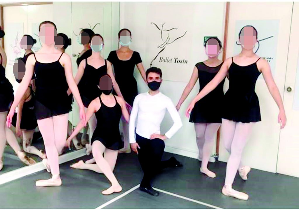 A la cárcel el presunto responsable del crimen del profesor de ballet En las últimas horas fue enviado a la cárcel un sujeto identificado como Orlando Alberto Rojas Bedoya, alias 'Pecas', acusado de ser el presunto responsable del homicidio del profesor de ballet y matemáticas, Gamaliel Enrique Álvarez García.