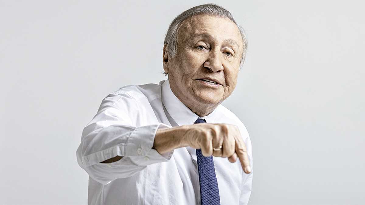 “Acabaré con la corrupción como sistema de Gobierno”: Rodolfo Hernández 7 “Acabaré con la corrupción como sistema de Gobierno”: Rodolfo Hernández Desde su finca cerca de Bucaramanga, Rodolfo Hernández se pronunció tras conocerse los resultados de las votaciones que confirmaron su paso a la segunda vuelta electoral.