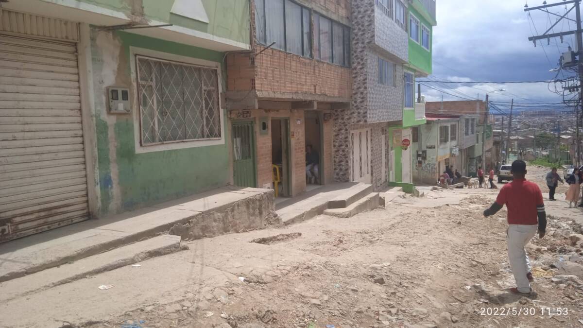 Crimen de barbero en el barrio La Capilla, en Soacha En las últimas horas se conoció que en medio del ajetreo electoral un hombre fue asesinado en jurisdicción del barrio La Capilla, en el vecino municipio de Soacha. Las autoridades están tras la pista de los asesinos y desde ya se encuentran realizando las pesquisas en la zona para dar con su paradero. Esto es lo que se sabe del crimen que sucedió el sábado.