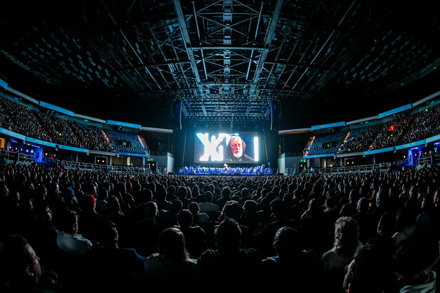 Más de cinco mil fanáticos de Star Wars cumplieron la cita en el Movistar Arena 2 Más de cinco mil fanáticos de Star Wars cumplieron la cita en el Movistar Arena Los fanáticos de Star Wars se dieron cita en el Movistar Arena de Bogotá para vivir una experiencia de otra galaxia: 'Star Wars: Una Nueva Esperanza en Concierto'.