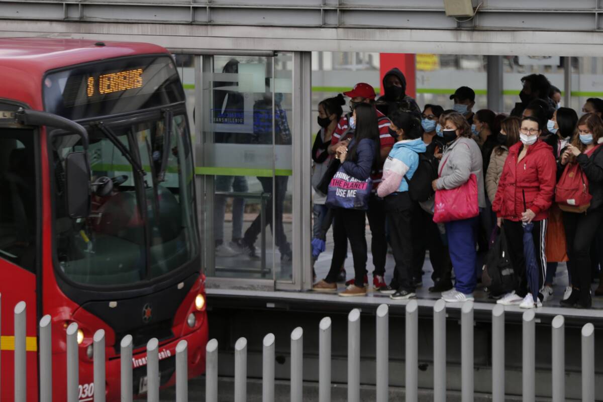 Pilas: a esta hora cerradas estaciones de TM por manifestaciones Por las manifestaciones que se están llevando a cabo este martes 15 de noviembre a favor del Gobierno de Gustavo Petro, quien hoy cumple 100 días en la Casa de Nariño, la movilidad en el transcurso del día se ha visto afectada.