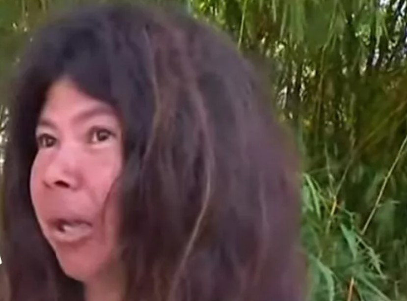 Echaron a vigilantes que arrojaron balde con agua a una mujer en Cali Tras conocerse un indignante video de unos vigilantes en Cali que le lanzaron a una mujer un balde con agua mientras se encontraba en el baño del Boulevard del Río, se conoció que estos serán despedidos.