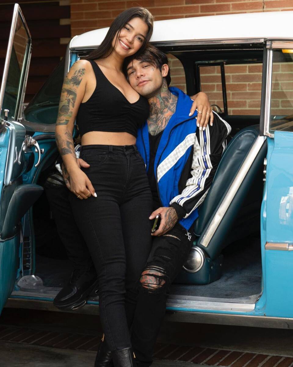 ¿Cossio confesó que extraña a su ex? 1 ¿Cossio confesó que extraña a su ex? Los influencers Yeferson Cossio y Jenn Muriel han dado de qué hablar en los últimos días, pues todo parece indicar que esta pareja volvió a dar fin a su relación. Incluso, los seguidores notaron que además de no publicar contenido juntos, ambos se dejaron de seguir, y pa' completar, la jovencita puso un mensaje que reforzaría estos rumores.