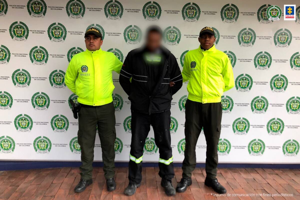 A la cárcel por abusar de su hijastra, grabarla y vender los videos por internet En las últimas horas fue enviado a la cárcel un sujeto que, al parecer, abusó sexualmente de su hijastra de 12 años, y la habría instrumentalizado para grabar y divulgar por redes sociales videos con contenido explícito.