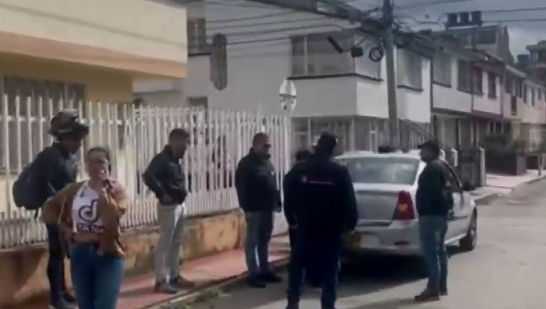 ¿Por qué el cuñado de Adriana Pinzón es el principal sospechoso de su desaparición? La mañana de este martes fue capturado Jhonatan Torres, el cuñado de la psicóloga Adriana Pinzón, desaparecida desde siete ocho días, presuntamente en el municipio de Chía, en Cundinamarca.