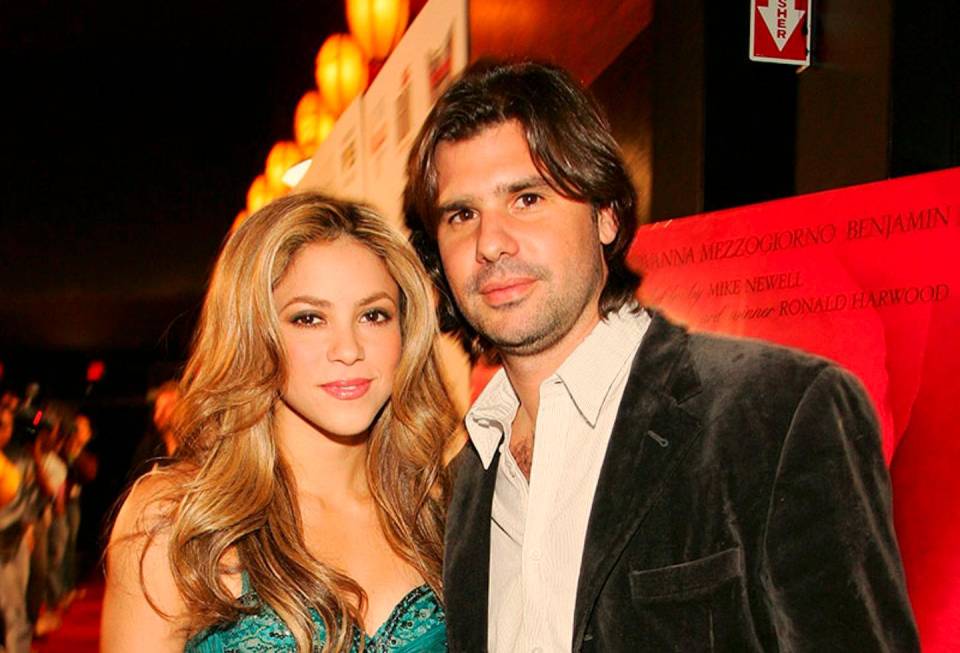 Los ex de Shakira: ¿todos infieles? “Te felicito, qué bien actúas. De eso no me cabe duda, con tu papel continúas. Te queda bien ese show”: esta es la letra de la más reciente canción de Shakira, “Te Felicito” y que podría hacer referencia a la crisis por infidelidad que vive su noviazgo de doce años con el futbolista Gerard Piqué.