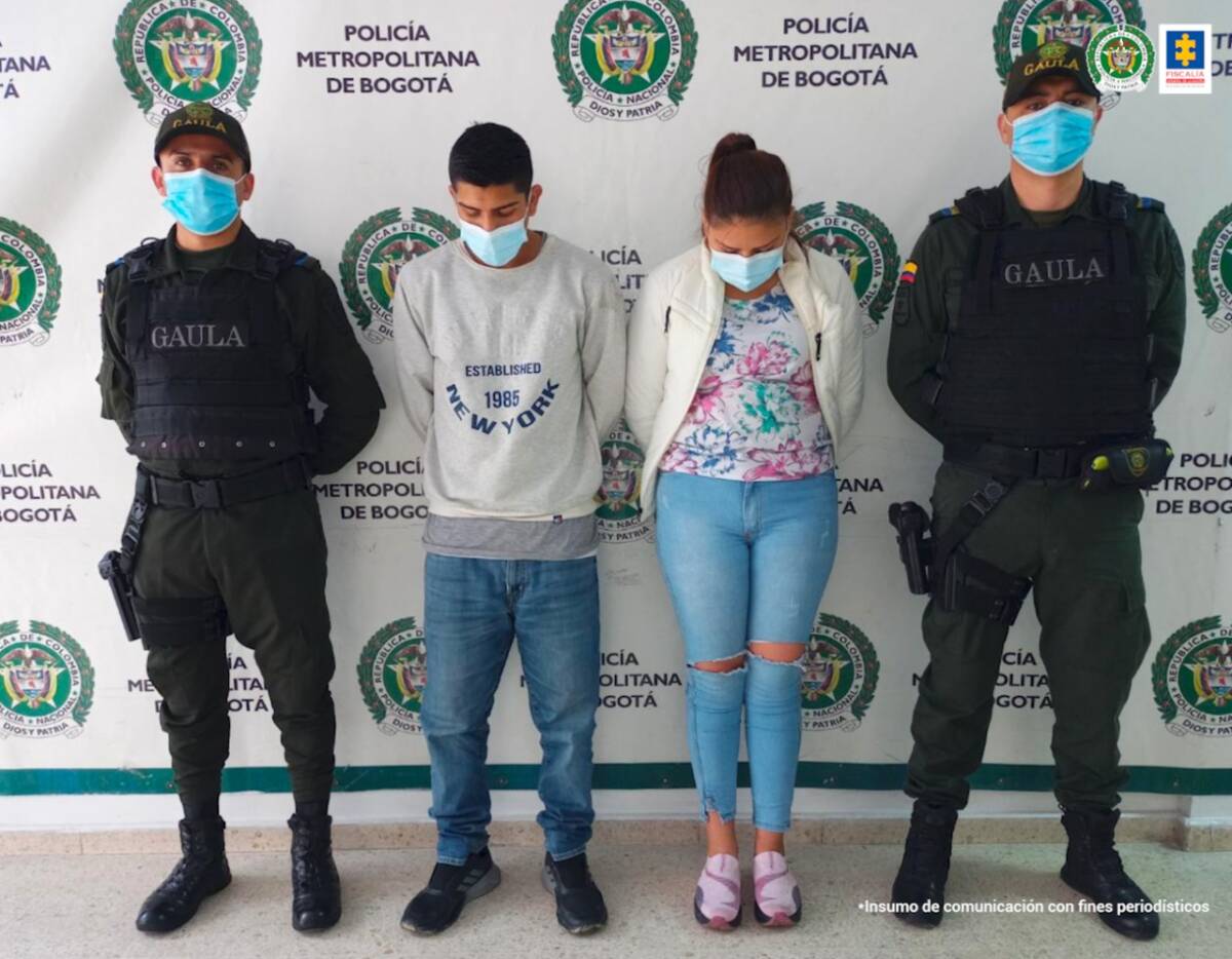 ¡Golpe a la criminalidad en Bogotá! 82 personas fueron judicializadas 4 ¡Golpe a la criminalidad en Bogotá! 82 personas fueron judicializadas La Fiscalía General de la Nación y la Policía Nacional dieron un golpe a la criminalidad en la capital del país e impactaron a 20 estructuras ilegales. Lograron la judicialización de 82 personas que hurtaban bicicletas y residencias; vendían estupefacientes, y cometían otras conductas delictivas.