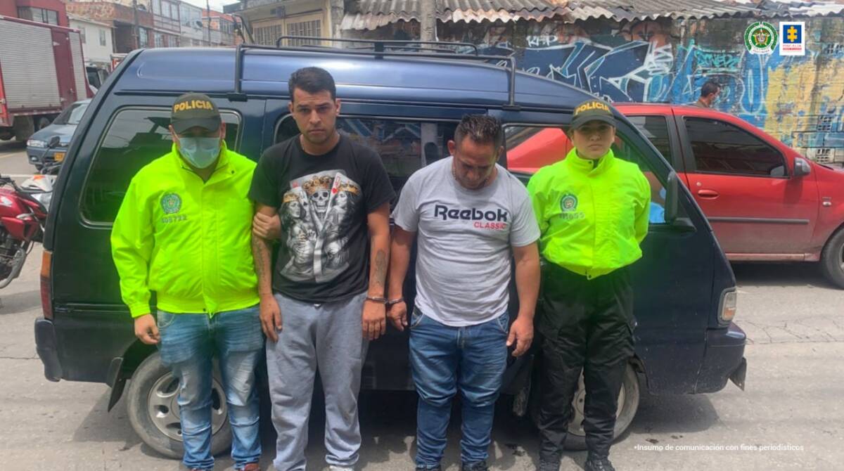 ¡Golpe a la criminalidad en Bogotá! 82 personas fueron judicializadas 2 ¡Golpe a la criminalidad en Bogotá! 82 personas fueron judicializadas La Fiscalía General de la Nación y la Policía Nacional dieron un golpe a la criminalidad en la capital del país e impactaron a 20 estructuras ilegales. Lograron la judicialización de 82 personas que hurtaban bicicletas y residencias; vendían estupefacientes, y cometían otras conductas delictivas.