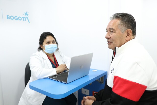 En Bogotá empezaron a rodar unidades móviles de atención en salud mental 2 En Bogotá empezaron a rodar unidades móviles de atención en salud mental Se trata de las unidades móviles de atención primaria en salud (MAPS), con énfasis en Salud Mental, puestas en marcha por la Secretaría Distrital de Salud, en el marco del modelo territorial de salud “Salud a Mi Barrio, Salud a Mi Vereda”.