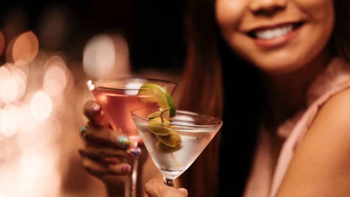 ¡Su cumpleaños le salió caro! Pagó casi 3 millones de pesos por un trago Una mujer en México se fue a celebrar su cumpleaños en un famoso restaurante en México, pero su día no terminó muy bien, pues cuando recibió la cuenta se percató de que le habían cobrado un trago a 3 millones de pesos.