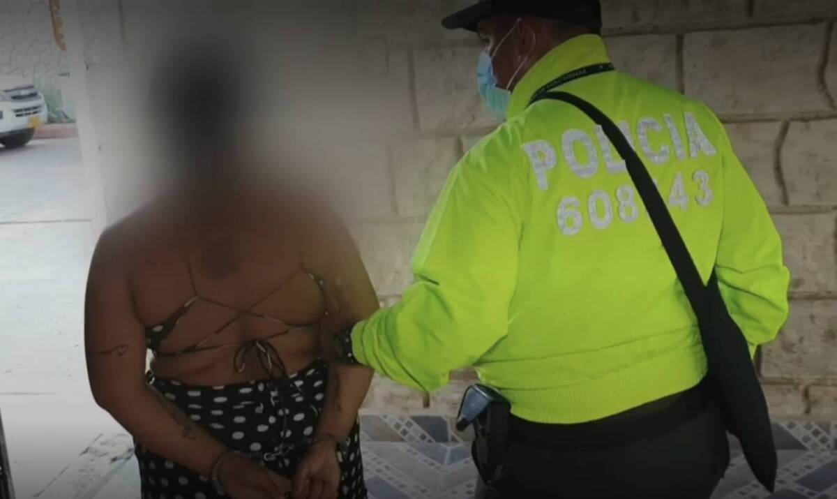 Capturan a ‘Yiya’, la temible proxeneta que esclavizaba niñas La Policía capturó a alias ‘Yiya’, quien lideraba una banda que se dedicaba a esclavizar a niñas para venderlas sexualmente.