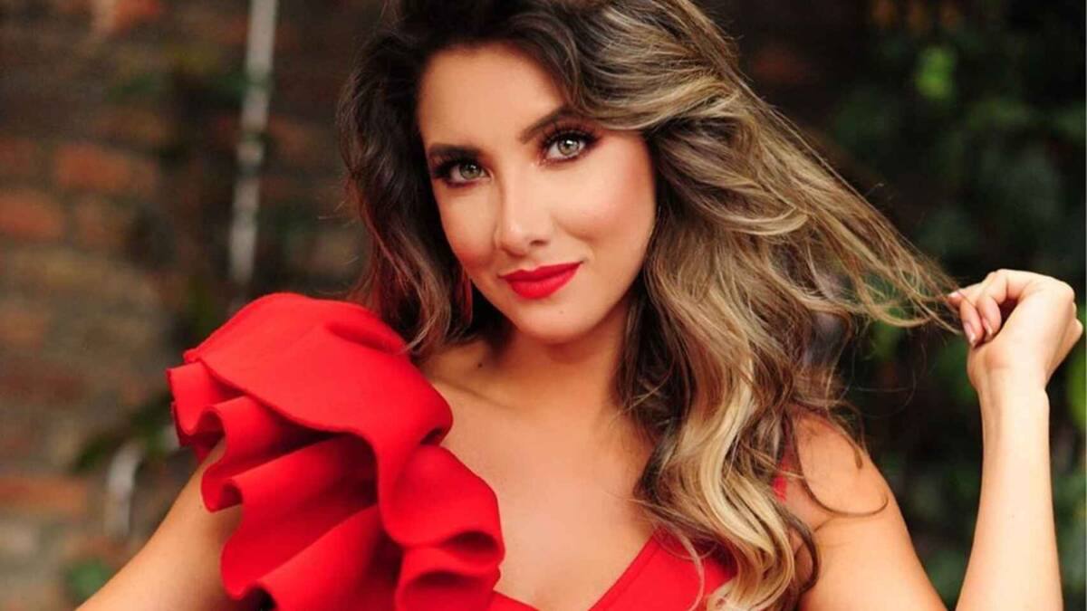 Daniela Álvarez tuvo una recaída por una herida en su pie Daniela Álvarez reportó una mala noticia a sus seguidores sobre su actual estado de salud. A través de un video compartido en sus redes sociales, la modelo costeña anunció que presenta una herida en el pie la cual debe dedicarse a sanar.