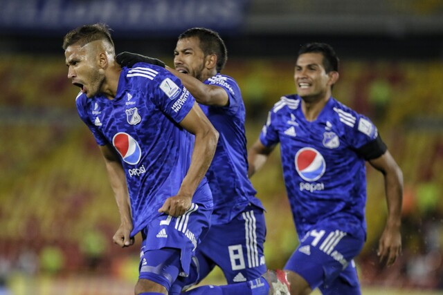 La nómina con la que Millonarios buscará ganarle a Atlético Nacional en El Campín Llegó la hora de la verdad para Millonarios. El equipo 'Embajador' está listo para enfrentar esta noche (iniciará a las 7:45 p.m. por un retraso) a Atlético Nacional, en el estadio El Campín. El equipo dirigido por Alberto Gamero está obligado a ganar para depender de sí mismo en los cuadrangulares y avanzar a la gran final en la última fecha, ante Bucaramanga; un empate lo deja en riesgo de quedar por fuera y una derrota lo eliminará.