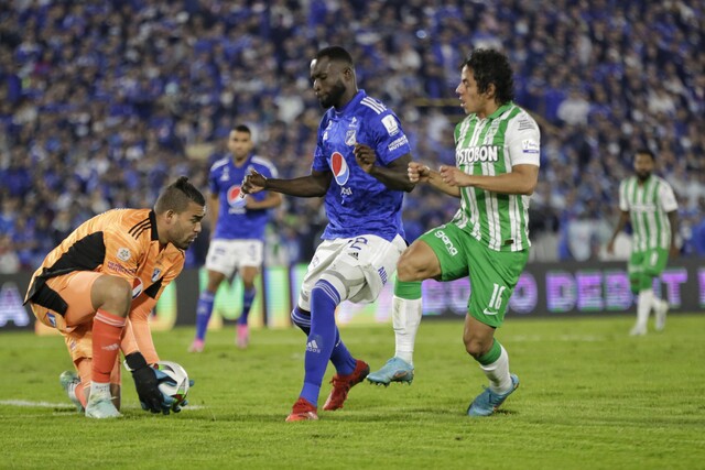 Millonarios empató con Nacional y quedó sin opción de ir a la final 2 Millonarios empató con Nacional y quedó sin opción de ir a la final Millonarios no logró cumplir con el objetivo de sellar su clasificación a la final de la Liga colombiana. Este sábado el cuadro ‘Embajador’ empató 0-0 con Atlético Nacional y quedó sin opciones de pelear por el título.