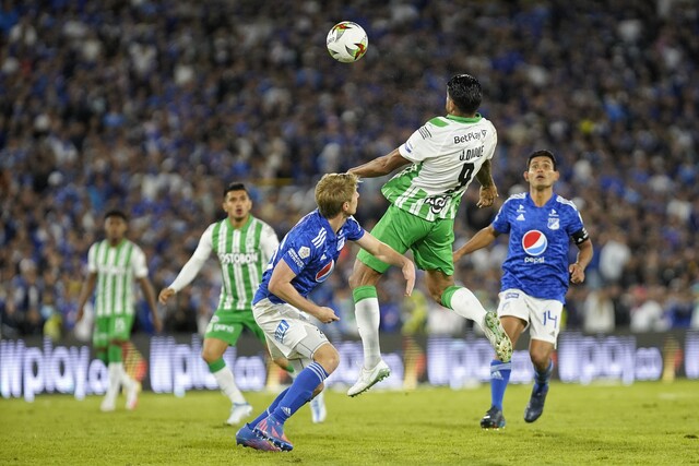 Millonarios empató con Nacional y quedó sin opción de ir a la final 1 Millonarios empató con Nacional y quedó sin opción de ir a la final Millonarios no logró cumplir con el objetivo de sellar su clasificación a la final de la Liga colombiana. Este sábado el cuadro ‘Embajador’ empató 0-0 con Atlético Nacional y quedó sin opciones de pelear por el título.