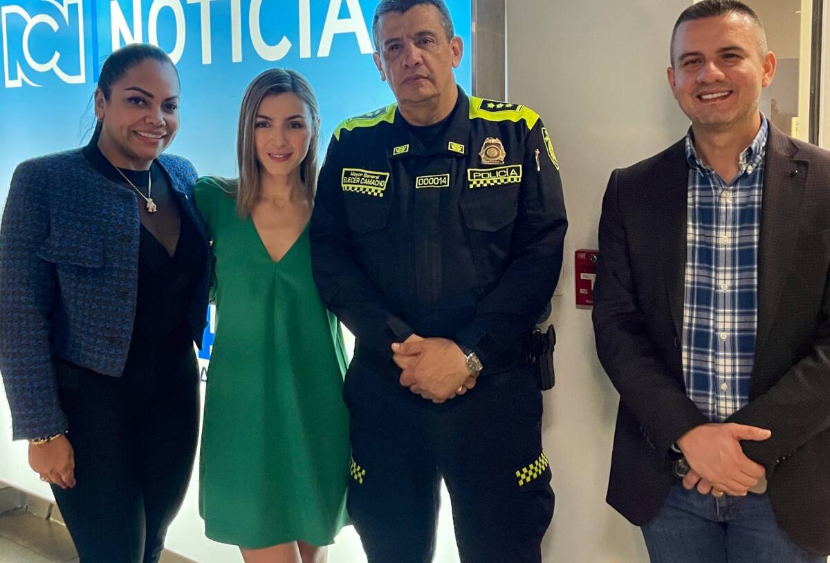 Terrible atraco en Bogotá a presentadora de Noticias RCN La presentadora de Noticias de RCN Maritza Aristizábal contó este lunes el aterrador episodio que vivió por cuenta de la delincuencia en una de las calles de la capital cuando se movilizaba como pasajera en un vehículo. Fueron tan impactantes los sucesos que rodearon el atraco que aseguró ver la muerte cerca.