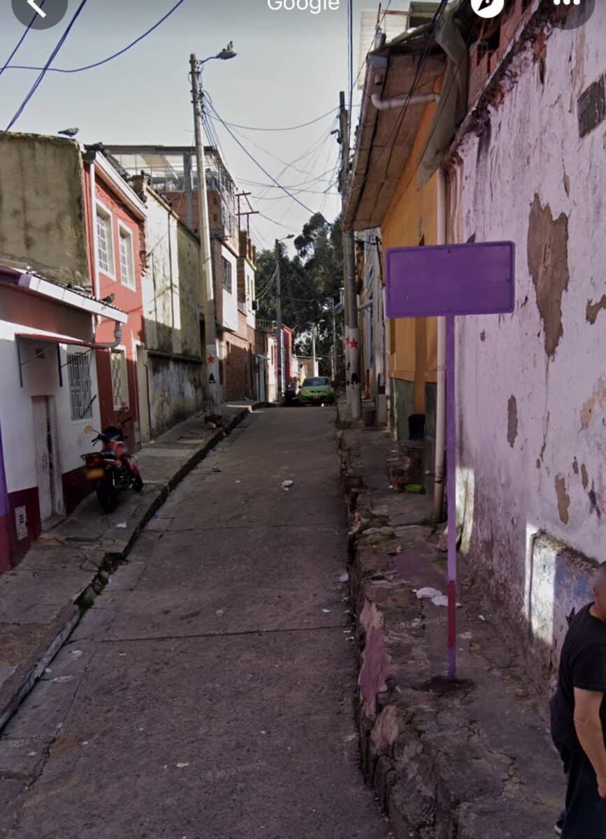 Terrible atraco en Bogotá a presentadora de Noticias RCN La presentadora de Noticias de RCN Maritza Aristizábal contó este lunes el aterrador episodio que vivió por cuenta de la delincuencia en una de las calles de la capital cuando se movilizaba como pasajera en un vehículo. Fueron tan impactantes los sucesos que rodearon el atraco que aseguró ver la muerte cerca.