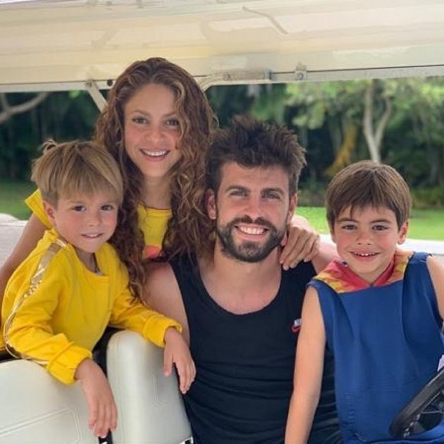 La rubia con la que Piqué le habría sido infiel a Shakira 1 La rubia con la que Piqué le habría sido infiel a Shakira Poco a poco se han conocido más detalles de la separación entre el reconocido futbolista Gerard Piqué y la artista colombiana,Shakira.