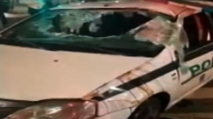 Patrulla de la Policía estuvo involucrada en aparatoso accidente de tránsito en Los Mártires 2 Patrulla de la Policía estuvo involucrada en aparatoso accidente de tránsito en Los Mártires En horas de la noche de ayer se presentó un aparatoso accidente entre un vehículo particular y una patrulla de la policía en la localidad de Los Mártires.