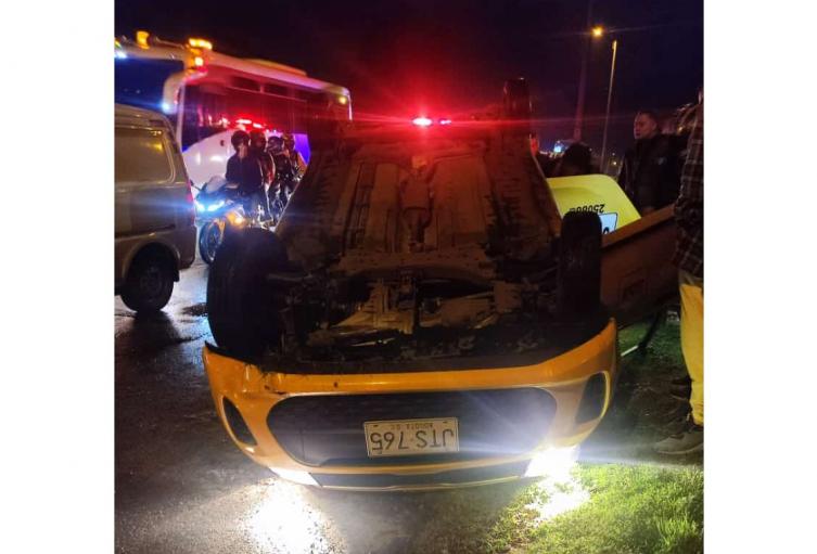 Taxista falleció luego de volcarse en el sector de La Conejera 2 Taxista falleció luego de volcarse en el sector de La Conejera Un aparatoso accidente de tránsito se presentó en la vía Cota-Suba, en el sector de La Conejera, a la altura de la Calle 170 con la Carrera 90, donde un taxi se volcó, al parecer, por ir con exceso de velocidad.