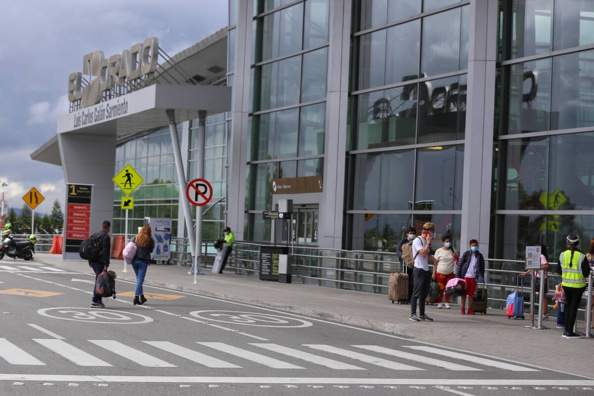 Regresará la capilla católica en el aeropuerto El Dorado Según se dio a conocer, la capilla volverá a ser instalada para los creyentes, pero también se adecuara otro espacio para los viajeros de otras religiones.