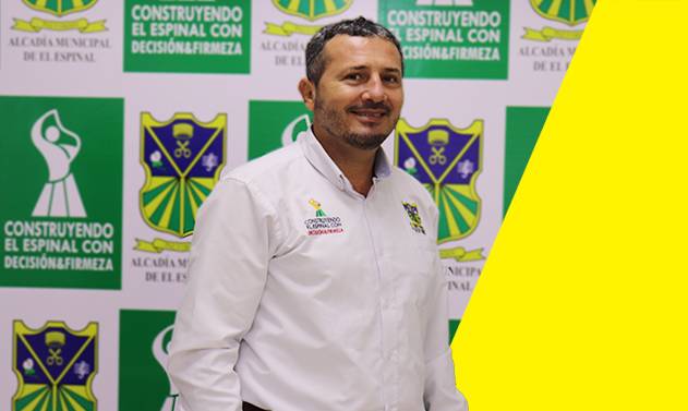 Procuraduría abrió investigación contra el alcalde de El Espinal por la tragedia en las corralejas 2 Procuraduría abrió investigación contra el alcalde de El Espinal por la tragedia en las corralejas Luego de la tragedia acontecida en las últimas horas en el Tolima, que deja 4 muertos y 300 heridos por el desplome de palcos en la plaza de toros de El Espinal, las autoridades se pronunciaron sobre qué le pasará al alcalde de esta población Juan Carlos Tamayo.