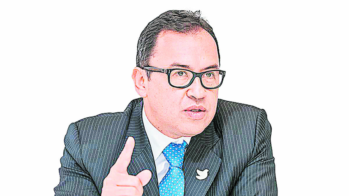 Petro ya está armando su combo para gobernar Se acabó la larga carrera electoral, luego de unas votaciones que dejaron una participación histórica y a Gustavo Petro como el ganador de la contienda.