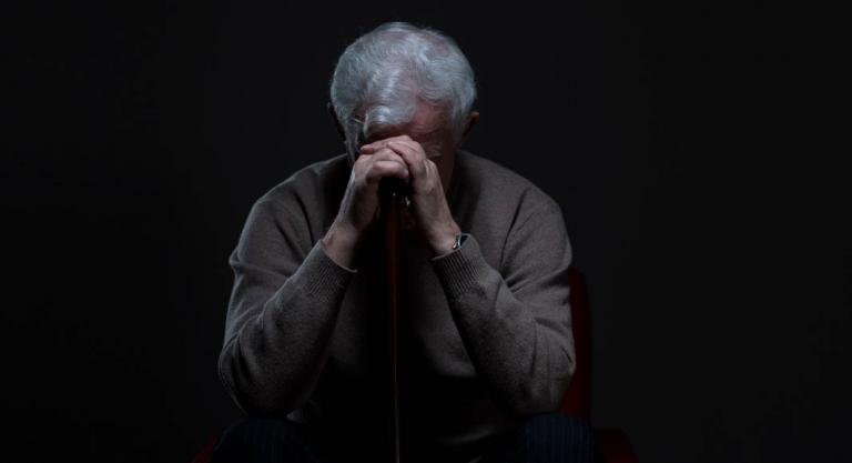El increíble robo a un abuelito 6 El increíble robo a un abuelito Una mujer embarazada fingió tener dolores de parto y robó al abuelito que la quiso ayudar.
