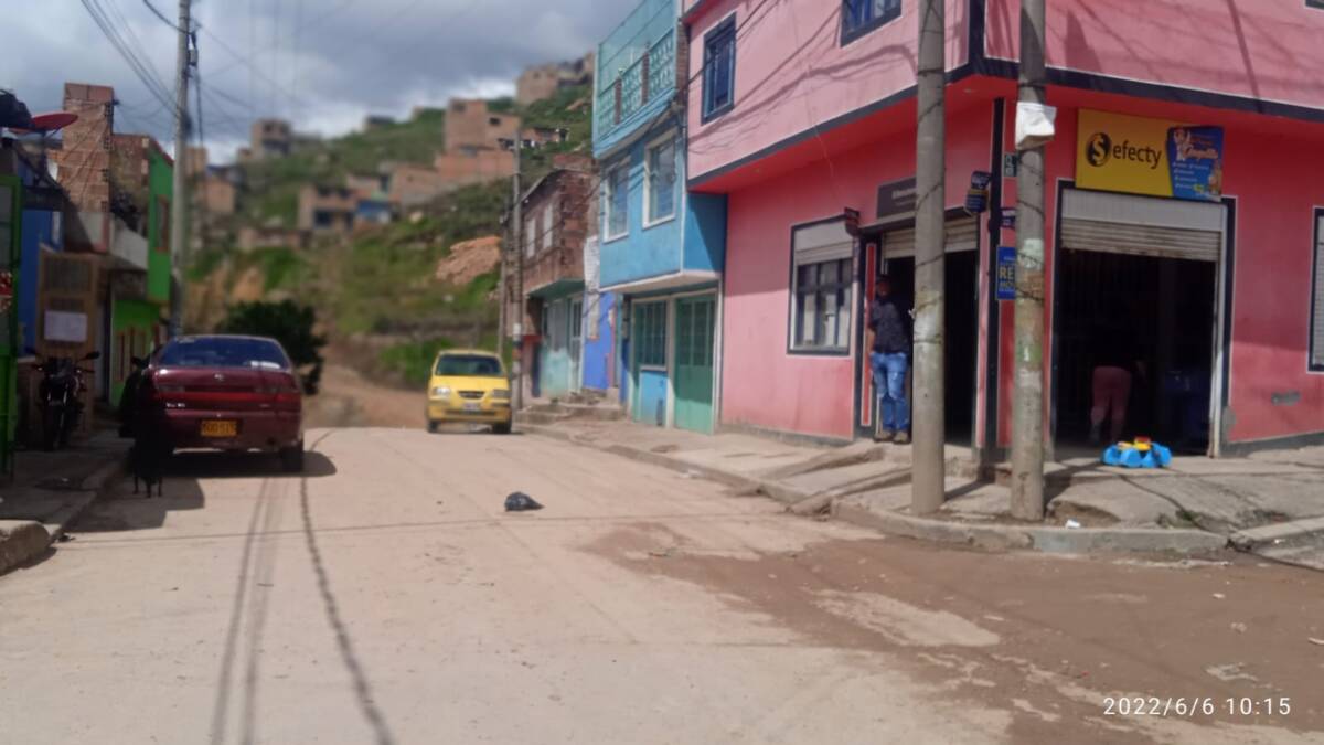 Tras ataque con machete, le disparó a su agresor Los hombres que discutían en vía pública se increpaban mutuamente; de los insultos y las amenazas fueron subiendo el tono de la conversación hasta que, según testigos, uno de los hombres identificado como Jeison Alejandro Macana sacó un machete y agredió al otro sujeto. El hombre malherido se retiró de la escena y se habría dirigido hasta su casa. Parecía el final de la confrontación.