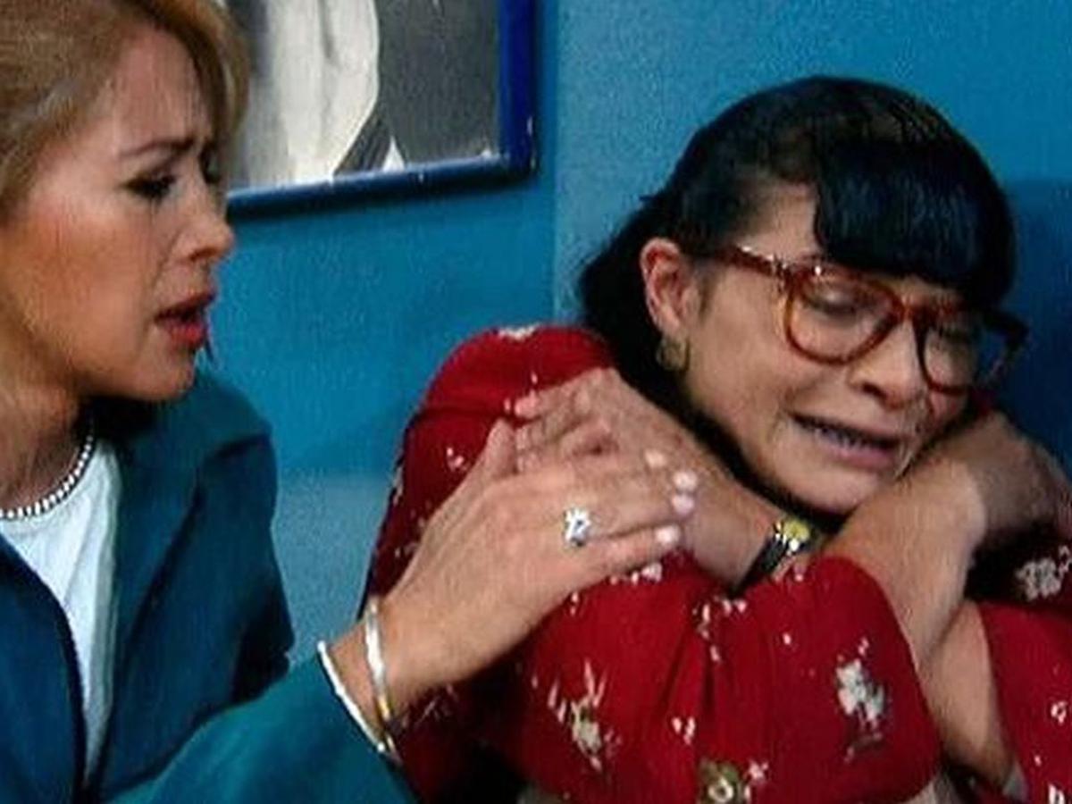 Tusa en las redes sociales: ‘Yo soy Betty, la fea’ sale de Netflix 2 Tusa en las redes sociales: ‘Yo soy Betty, la fea’ sale de Netflix Gran conmoción genero en Twitter el anuncio de Netflix de sacar a la exitosa telenovela ‘Yo soy Betty, la fea’ de la plataforma. Los fanáticos de esta divertida historia le dirán adiós a una de las telenovelas más vistas de Colombia de todos los tiempos.
