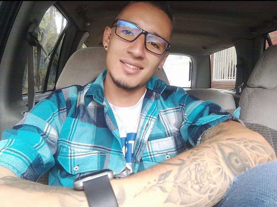 El bogotano que murió ahogado en España 2 El bogotano que murió ahogado en España En una trágica pesadilla se convirtió el paseo que tanto había esperado y planeado el joven de 26 años Manuel Andrés Bohórquez Arango, un muchacho humilde que viajó desde el barrio Venecia (Tunjuelito) hasta la ciudad de Alicante, en España, y donde, de manera trágica, perdió al vida el pasado domingo en aquella ciudad.